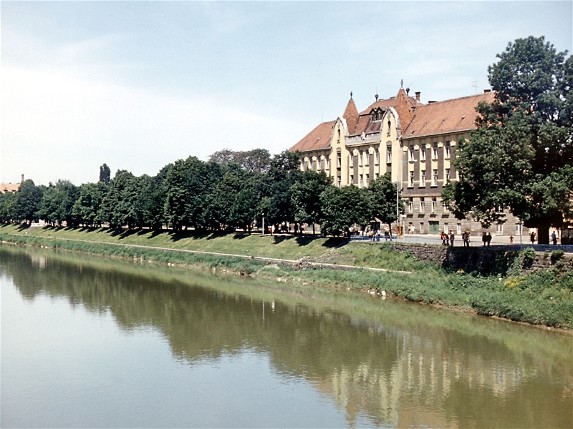 Image - The Uzh River in Uzhhorod.